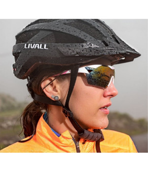 Smart kask MTB z daszkiem